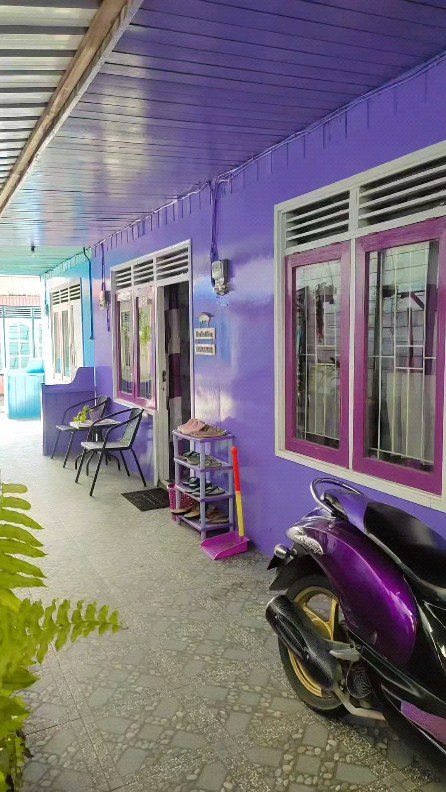 Rumah panggung ungu Instagramable  © Instagram Rumah panggung ungu Instagramable  © Instagram