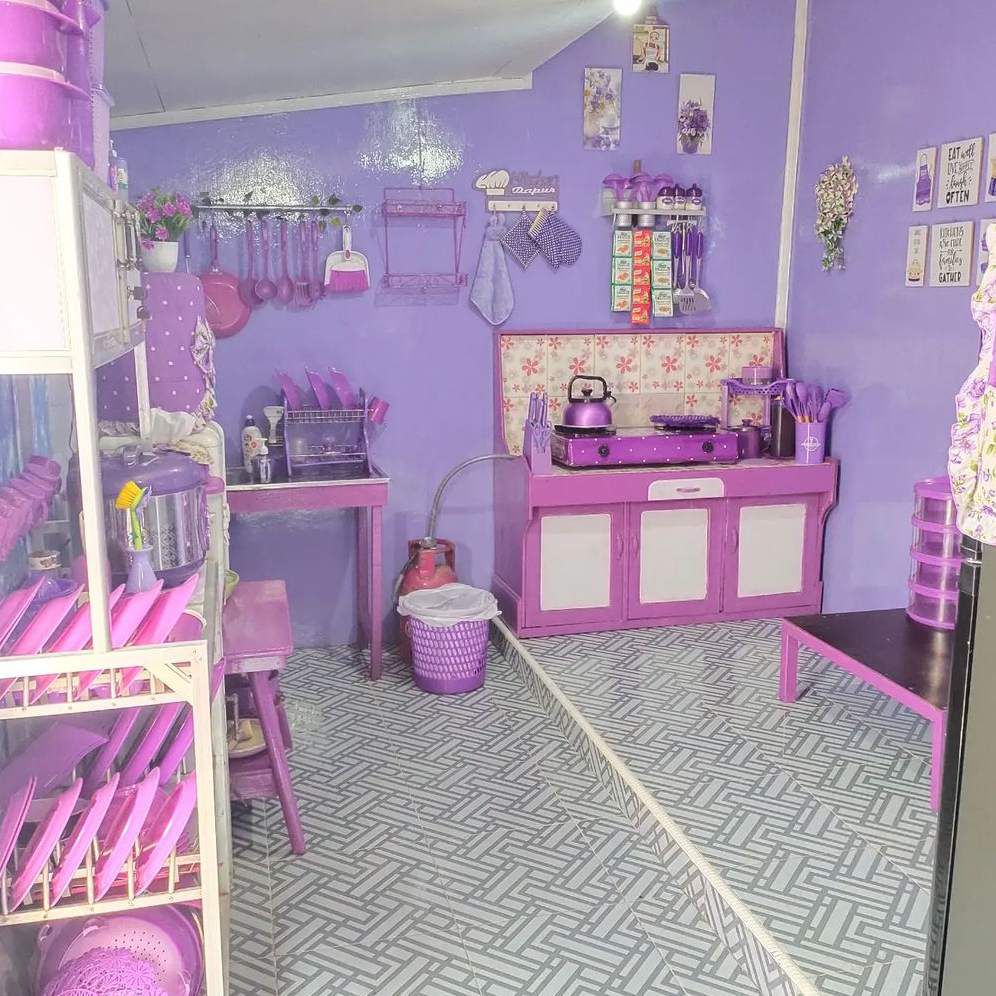 Rumah panggung ungu Instagramable  © Instagram