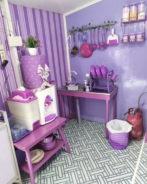 Rumah panggung ungu Instagramable  © Instagram