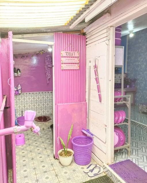 Rumah panggung ungu Instagramable  © Instagram