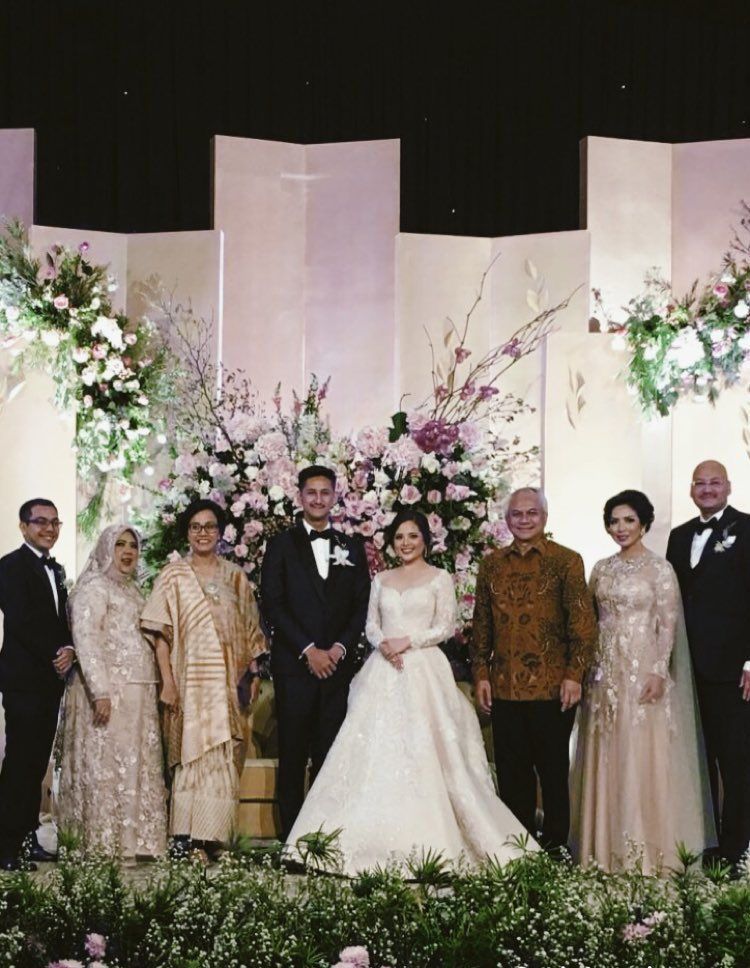 pernikahan mantan penyanyi cilik 90-an © Instagram pernikahan mantan penyanyi cilik 90-an © Instagram