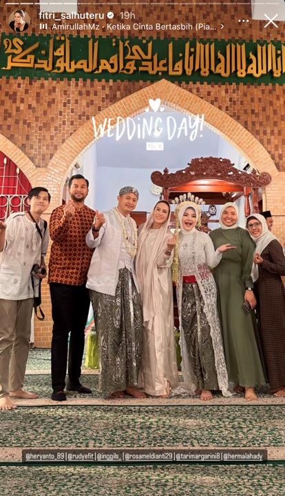  momen keponakan dewi perssik rosa meldianti nikah dengan pilot © berbagai sumber