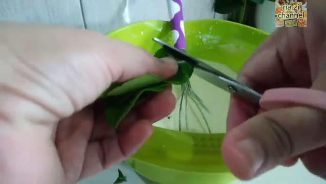 Tanpa tambahan santan, ini cara mudah bikin peyek kacang hijau yang gurih dan renyah tahan lama