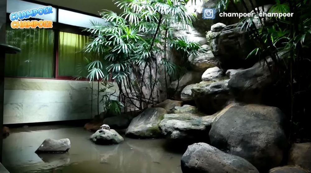 penampakan rumah yessy gusman © YouTube