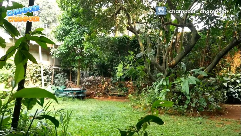 penampakan rumah yessy gusman © YouTube