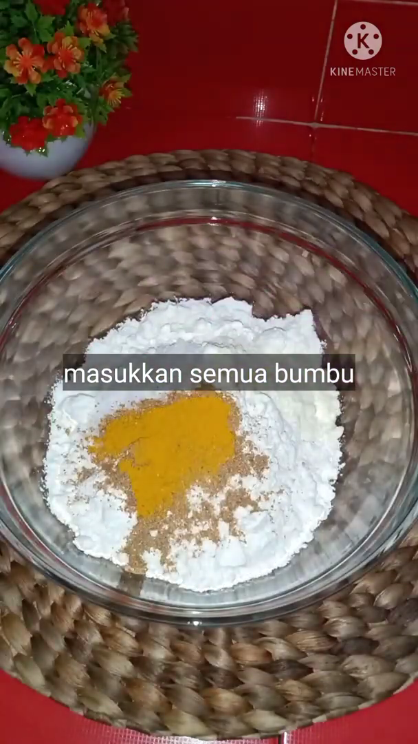 Cuma pakai 1 jenis tepung, begini cara membuat adonan mendoan yang hasilnya gurih dan keriting