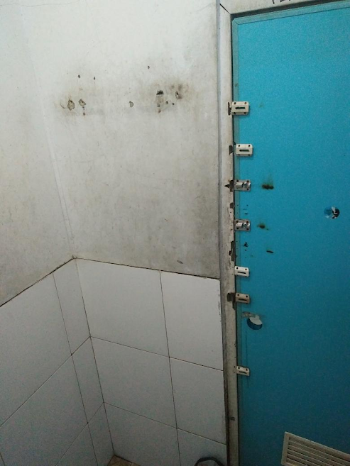 pengait pintu kamar mandi © berbagai sumber