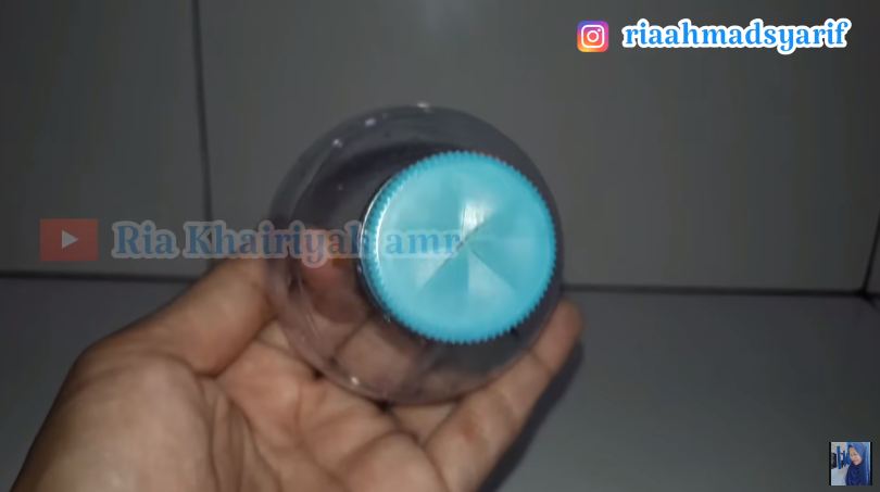 Cuma modal botol bekas, aksi warganet bikin cetakan kue semprit ini hasilnya mengagumkan