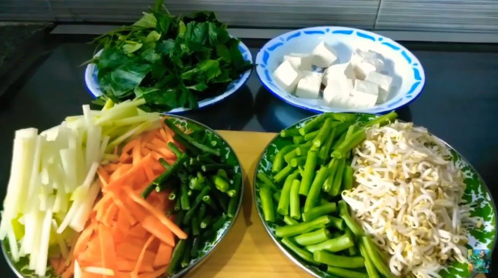 Bukan direbus atau dikukus, ini trik masak sayur gado-gado agar tak cepat basi