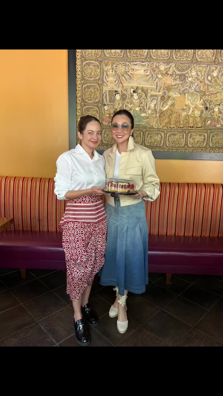 gaya enzy jadi istri diplomat © berbagai sumber