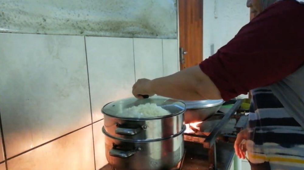 Trik bikin nasi uduk makin gurih dan pulen tahan lama, tetap enak walau seharian di suhu ruang