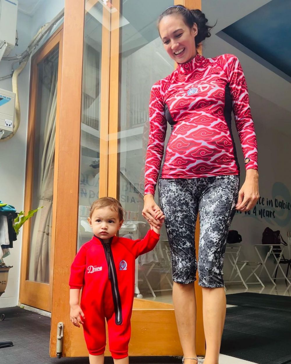 potret baby bump Nadine Chandrawinata yang curi perhatian © 2023 brilio.net