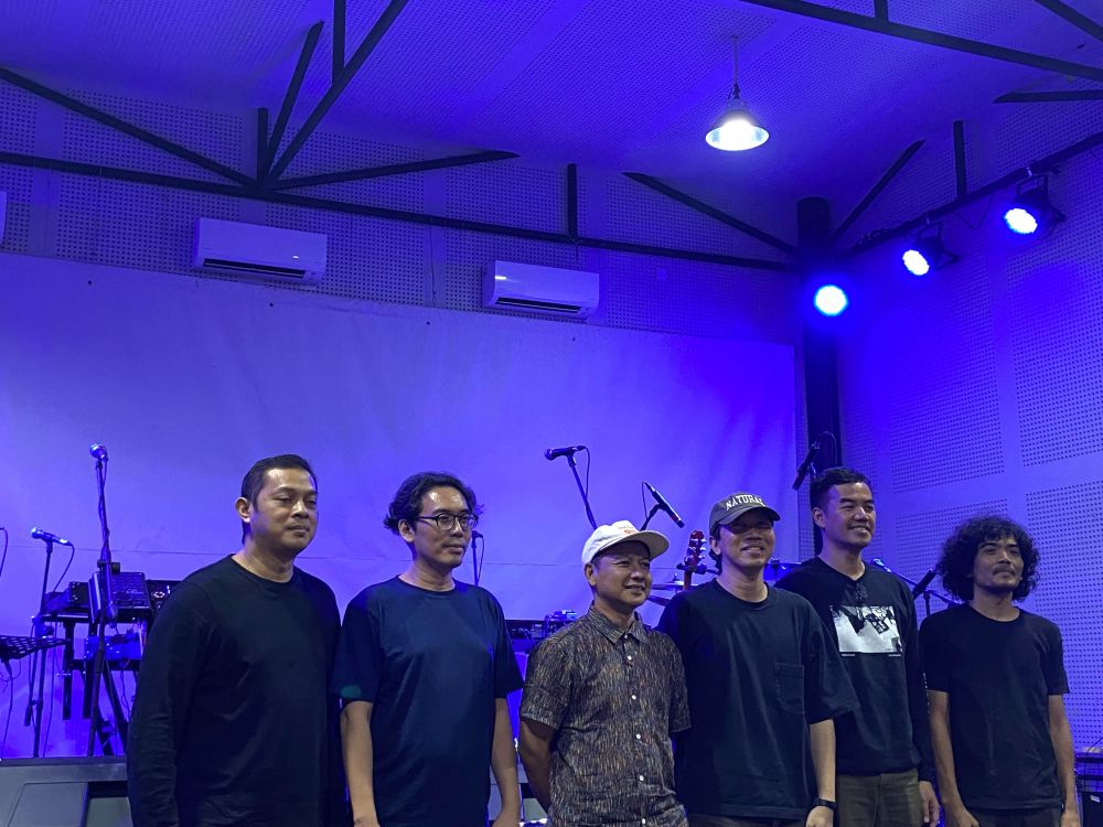 5 Alasan konser Rimpang Efek Rumah Kaca menarik ditonton, sajikan instalasi seni & kolaborasi musisi