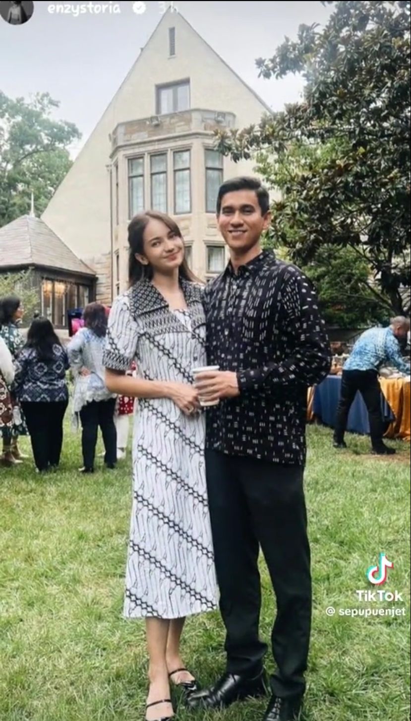 potret keseharian enzy storia © berbagai sumber