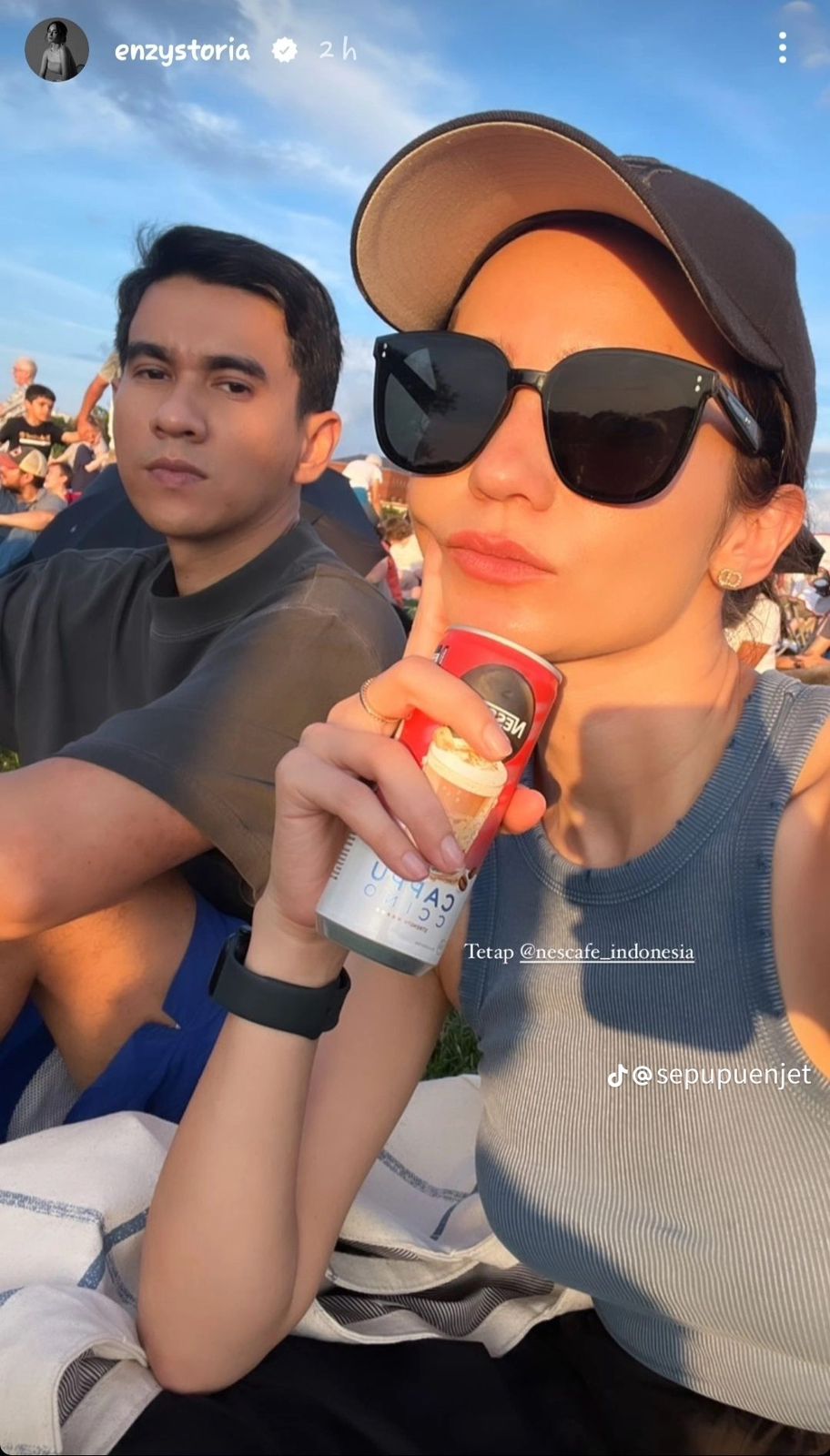 potret keseharian enzy storia © berbagai sumber