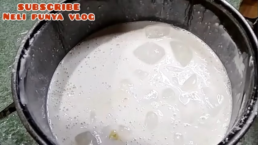 Cukup ditambah 1 bahan, ini trik goreng peyek yang renyah meskipun dibuat tebal