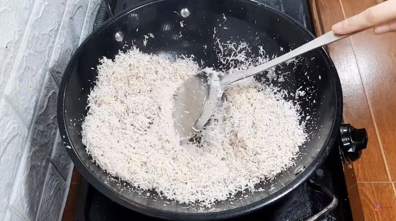 Tanpa direbus dulu, ini trik masak sayur urap yang gurih dan tak mudah basi