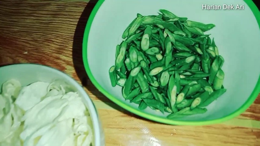 Tanpa direbus atau dikukus, ini trik masak sayur pecel agar matangnya pas tapi tak cepat basi
