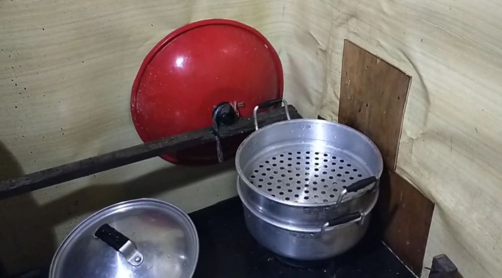 Tanpa bahan tambahan, begini trik mengukus kelapa parut agar tak cepat basi hingga 14 jam tanpa kulkas