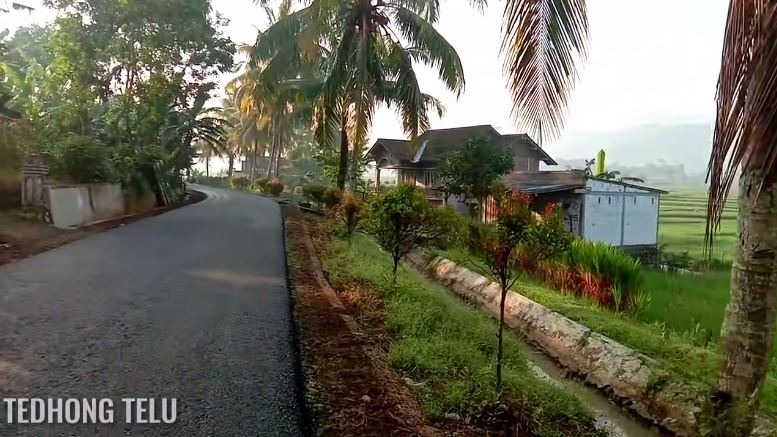 suasana desa bak lukisan © YouTube