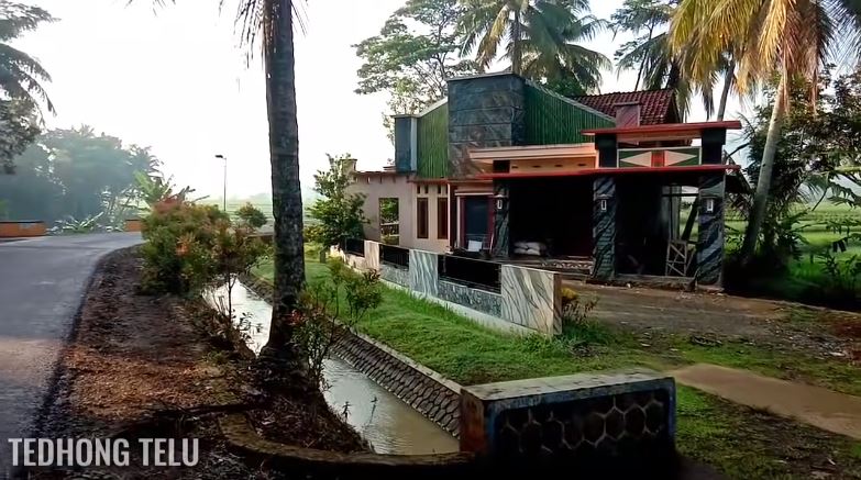 suasana desa bak lukisan © YouTube