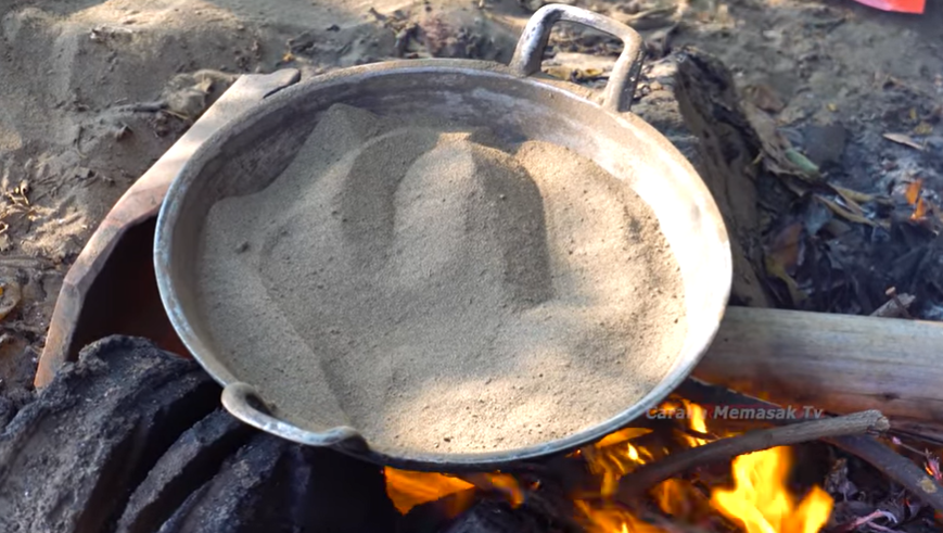 Aksi warganet merebus telur ini antimainstream, hasilnya matang sempurna meski tanpa pakai air