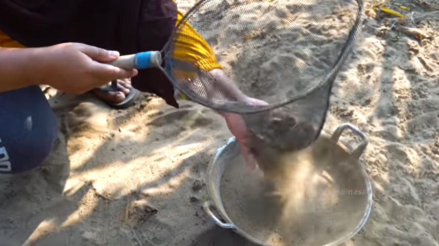 Aksi warganet merebus telur ini antimainstream, hasilnya matang sempurna meski tanpa pakai air