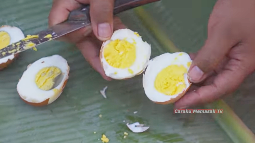 Aksi warganet merebus telur ini antimainstream, hasilnya matang sempurna meski tanpa pakai air