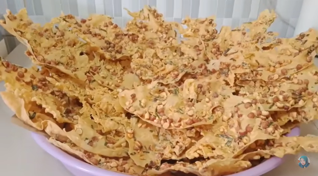 Nggak cuma maizena, ini cara mudah bikin adonan peyek agar renyah tahan lama pakai 2 bahan dapur