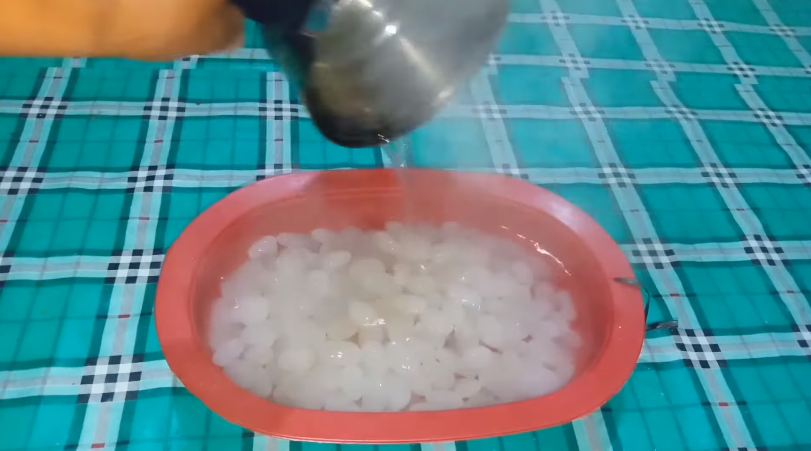 Bukan direndam air beras, ini cara simpan kolang-kaling tanpa kulkas agar awet dan tak berlendir