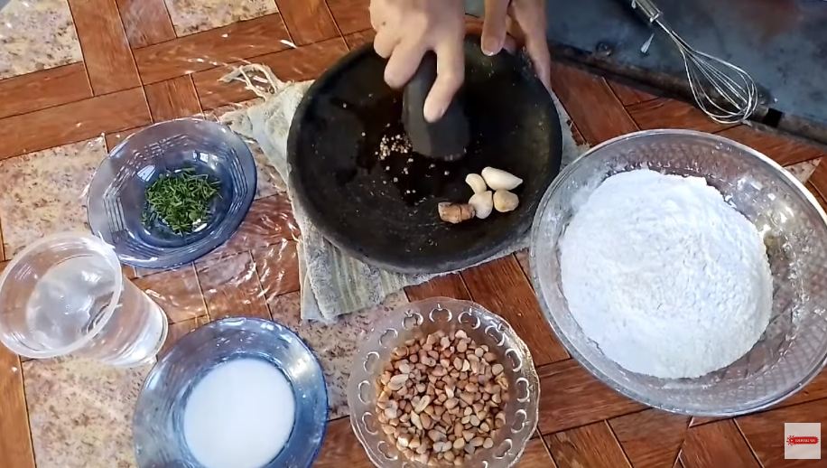 Tanpa telur dan santan, ini cara bikin adonan peyek yang gurih dan renyah cuma tambah 1 jenis larutan