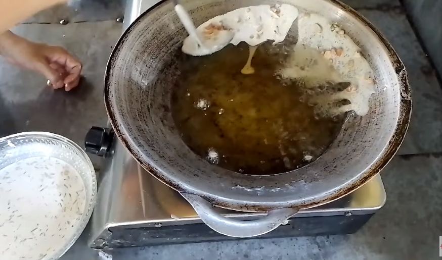 Tanpa telur dan santan, ini cara bikin adonan peyek yang gurih dan renyah cuma tambah 1 jenis larutan