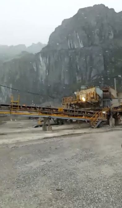 momen langka hujan salju di Papua TikTok