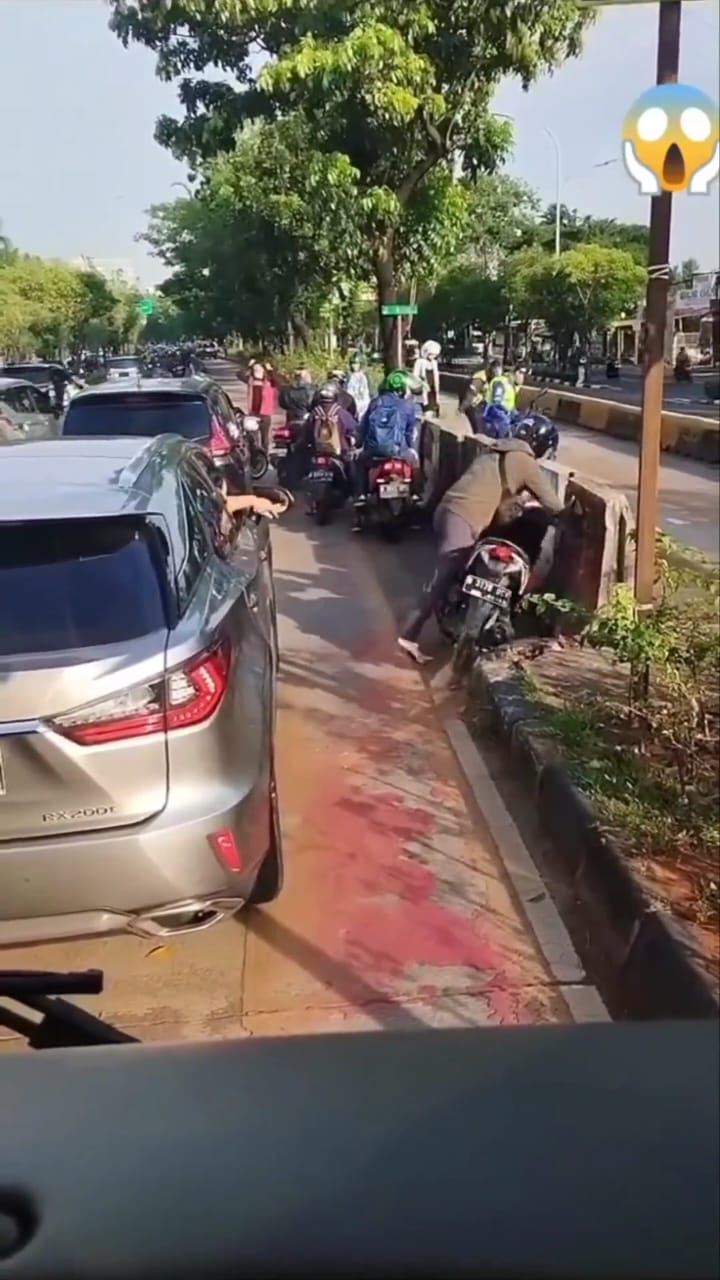 Pengendara pengin hindari cegatan © Instagram