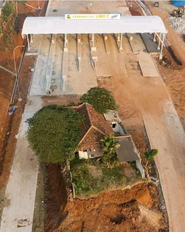 penampakan rumah di tengah tol Instagram