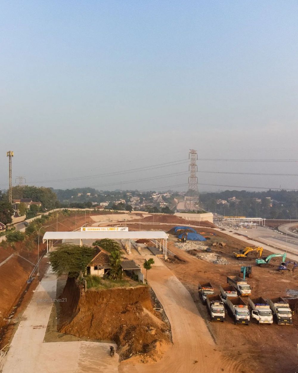 penampakan rumah di tengah tol Instagram