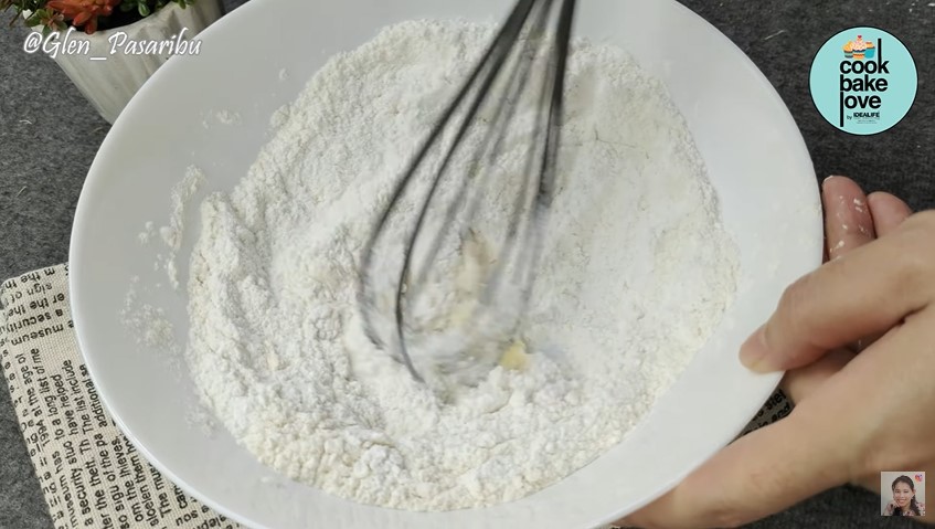 Tanpa tambahan telur, ini cara bikin adonan pisang goreng tetap renyah seharian meski sudah dingin