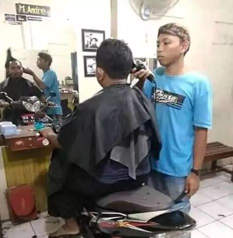 Potret kocak kelakuan orang dewasa seperti anak kecil Berbagai sumber