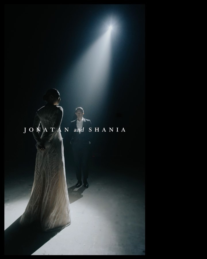 11 Potret prewedding Jonatan Christie dan Shanju eks JKT48, usung konsep 'intimate and monochrome'