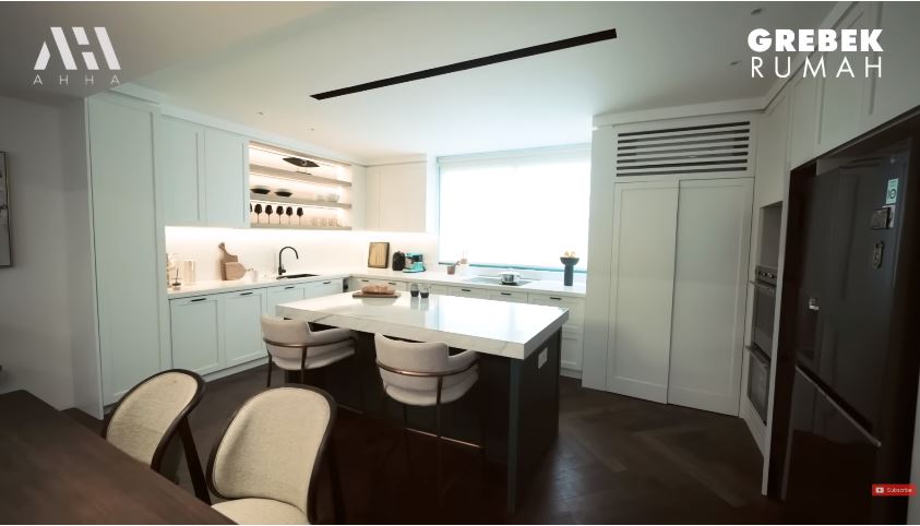 penampakan rumah mewah aura kasih © YouTube