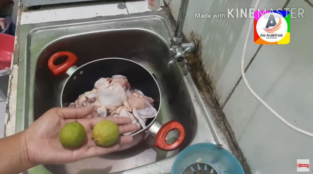 Trik menghilangkan bau amis dan sisa darah pada daging ayam sebelum dimasak, pakai 1 bahan dapur