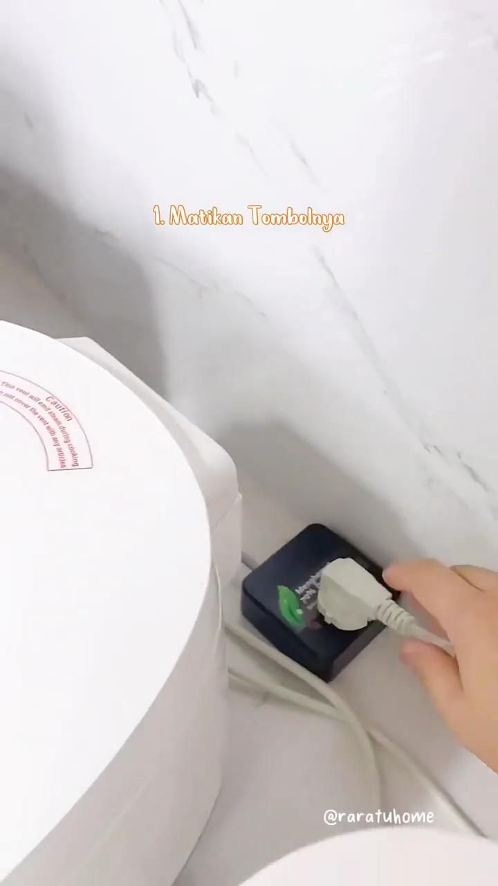 Tanpa bahan tambahan apa pun, ini trik masak nasi di rice cooker agar hasilnya tidak cepat basi