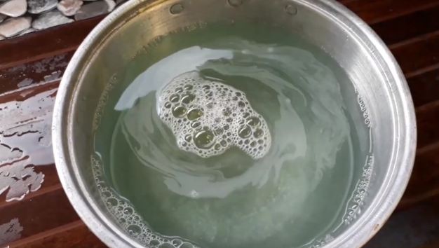 Tanpa perlu digosok, ini cara mencuci gelas kaca berjamur agar kinclong lagi pakai 2 bahan sederhana