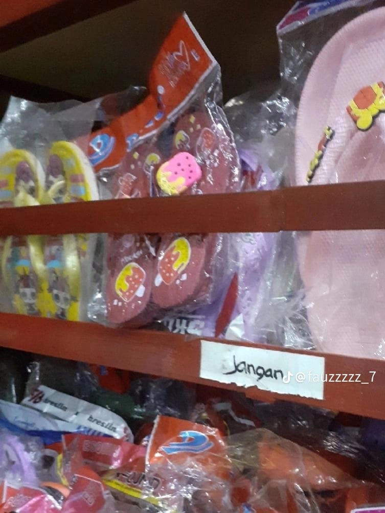 Tulisan nggak selesai di warung Berbagai sumber