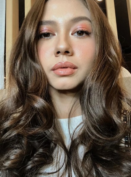 Yuki Kato makeup bold © Instagram