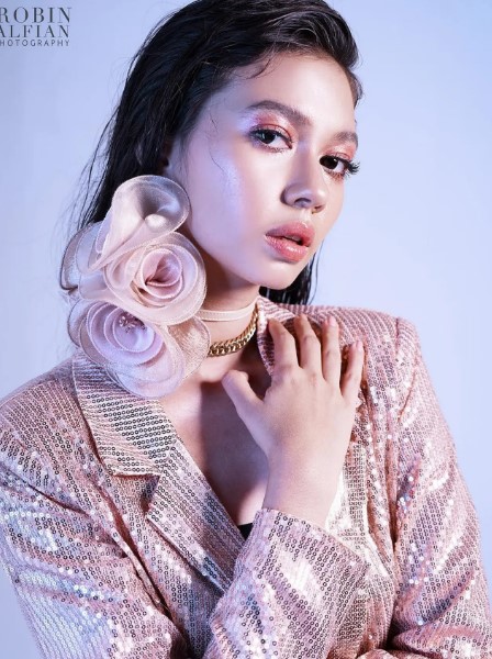 Yuki Kato makeup bold © Instagram