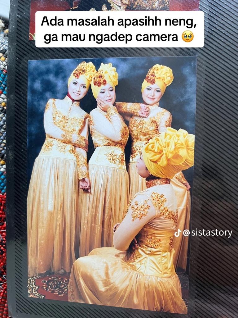 potret lawas wanita jadi penerima tamu ini bikin nggak bisa tahan tawa © berbagai sumber