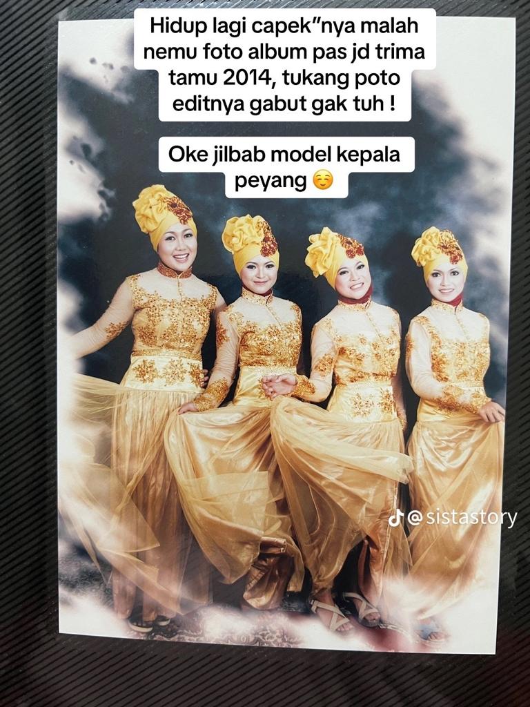 potret lawas wanita jadi penerima tamu ini bikin nggak bisa tahan tawa © berbagai sumber