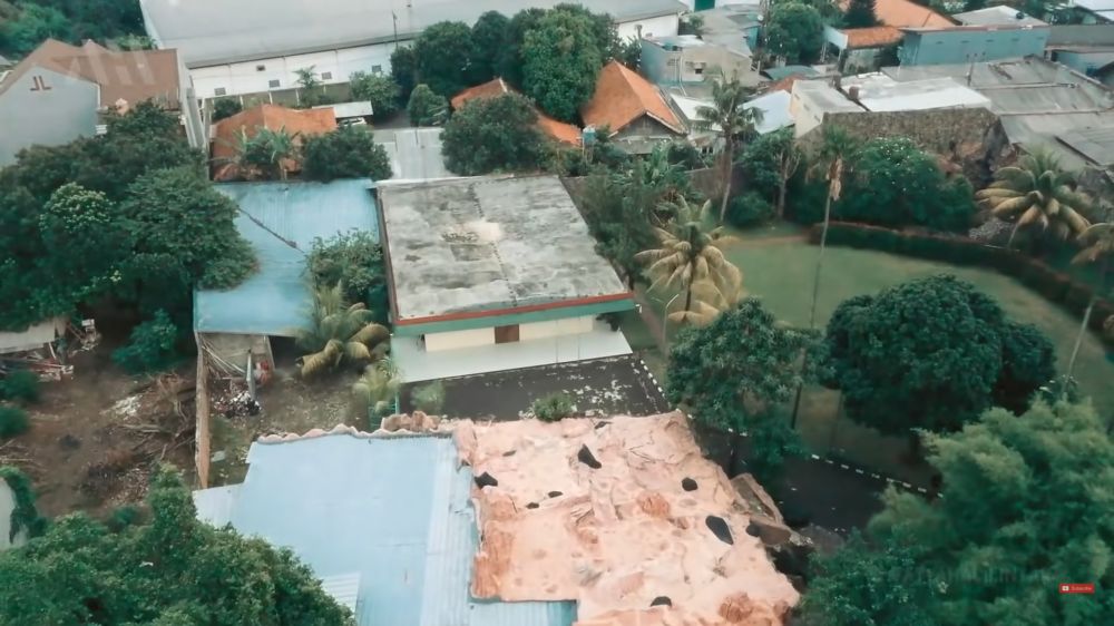 studio musik megah dengan gua buatan milik pedangdut legendaris © berbagai sumber