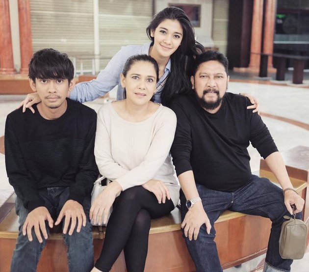 pasangan seleb era 90an masih akrab meski cerai © instagram